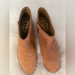 NWOT Jack Rogers Distressed Suede Booties.